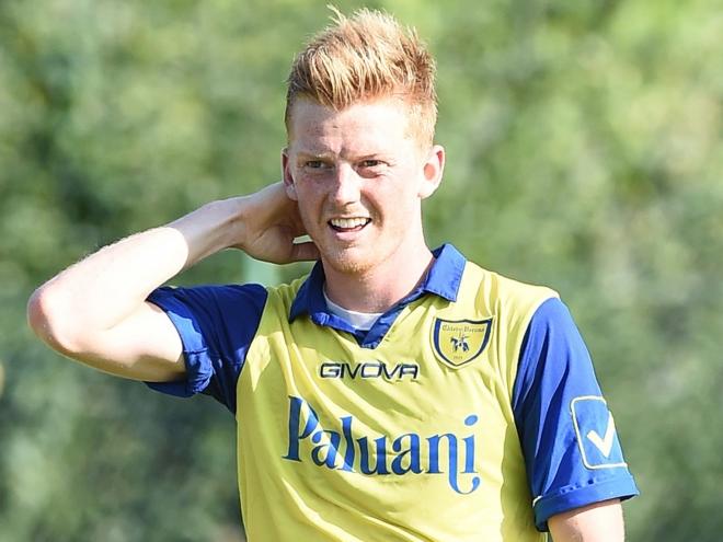 Anders Christiansen heeft plezier tijdens de oefenwedstrijd van Chievo Verona in de voorbereiding op het seizoen 2015/2016. (19-07-2015)