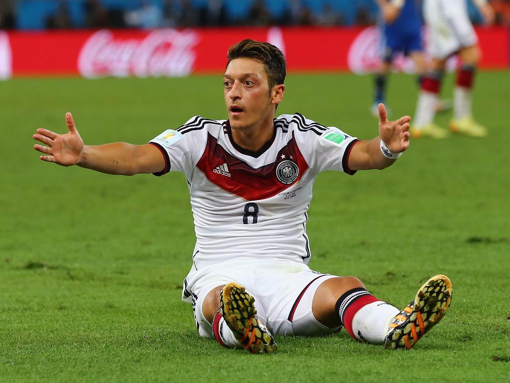 Mesut Özil muss für mehrere Wochen pausieren