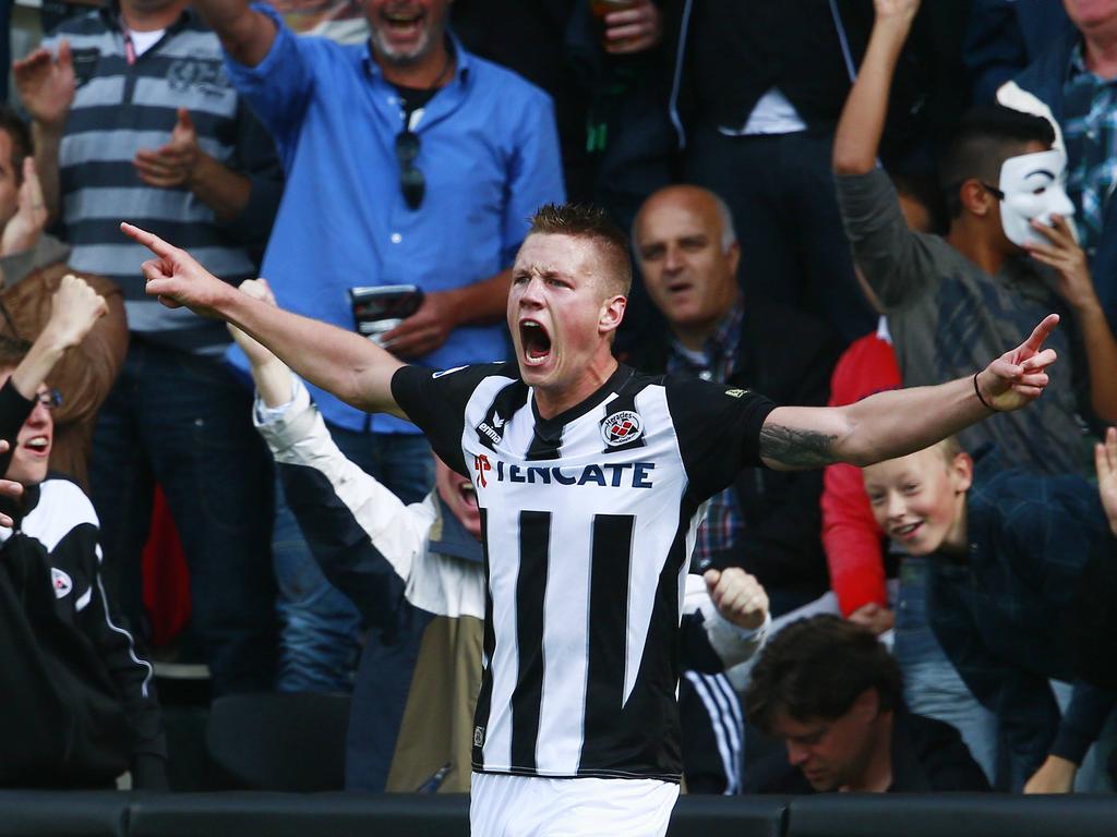 Wout Weghorst juicht tijdens de wedstrijd Heracles Almelo - FC Twente (21.09.2014). Wout Weghorst juicht tijdens de wedstrijd Heracles Almelo - FC Twente (21.09.2014).