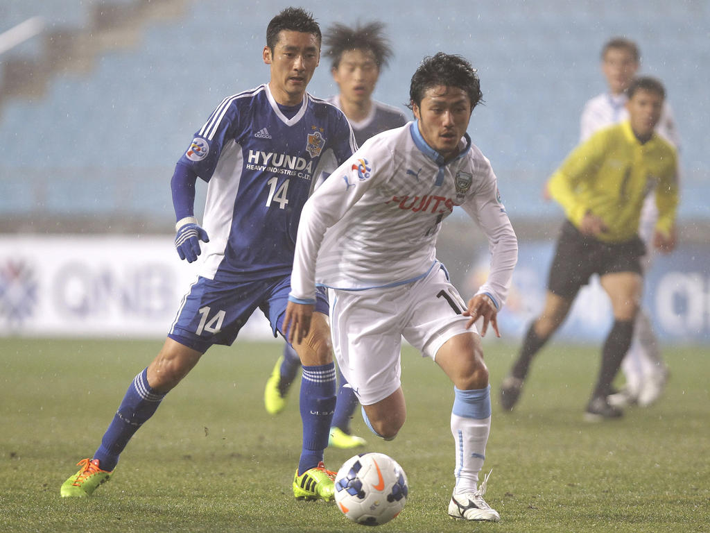 Ryota Oshima (r.)