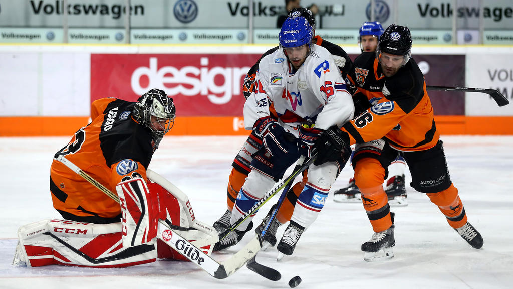 Eisenschmid (M.) hat das Interesse der NHL-Scouts geweckt Eisenschmid (M.) hat das Interesse der NHL-Scouts geweckt