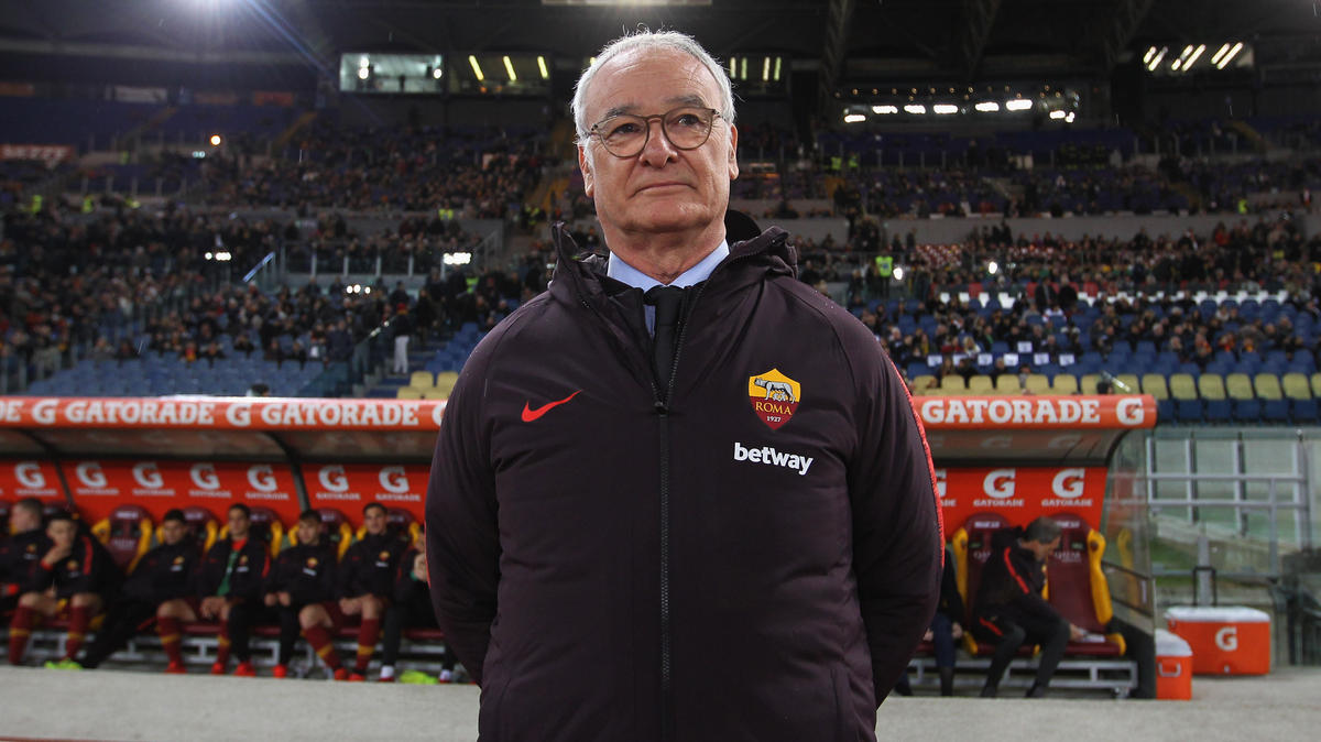 Claudio Ranieri feiert mit AS Rom bei seinem Comeback einen 2:1-Sieg über den FC Empoli Claudio Ranieri feiert mit AS Rom bei seinem Comeback einen 2:1-Sieg über den FC Empoli