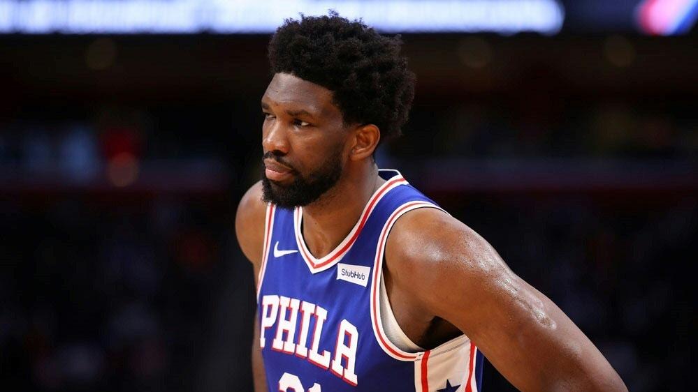 Joel Embiid wurde mit einer Geldstrafe belegt Joel Embiid wurde mit einer Geldstrafe belegt
