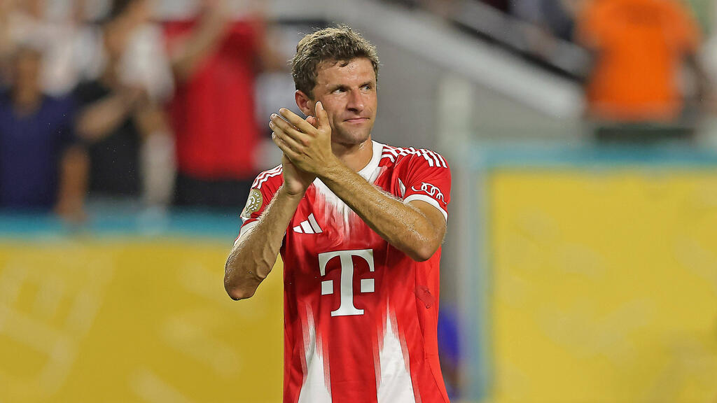 Thomas Müller wird den FC Bayern verlassen, soll aber bei einem Partnerklub unterkommen Thomas Müller wird den FC Bayern verlassen, soll aber bei einem Partnerklub unterkommen