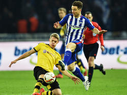 Alexander Baumjohann (r.) bleibt bei der Hertha