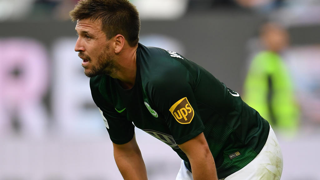 Ignacio Camacho vom VfL Wolfsburg bereits am Sprunggelenk operiert