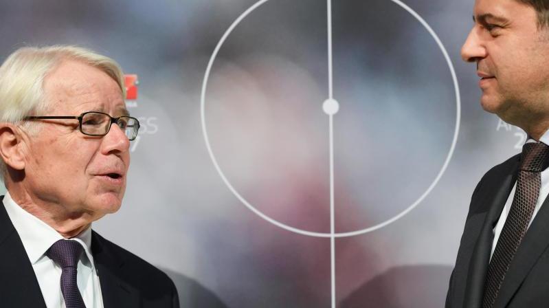 Reinhard Rauball (l.) verlässt die DFL Reinhard Rauball (l.) verlässt die DFL