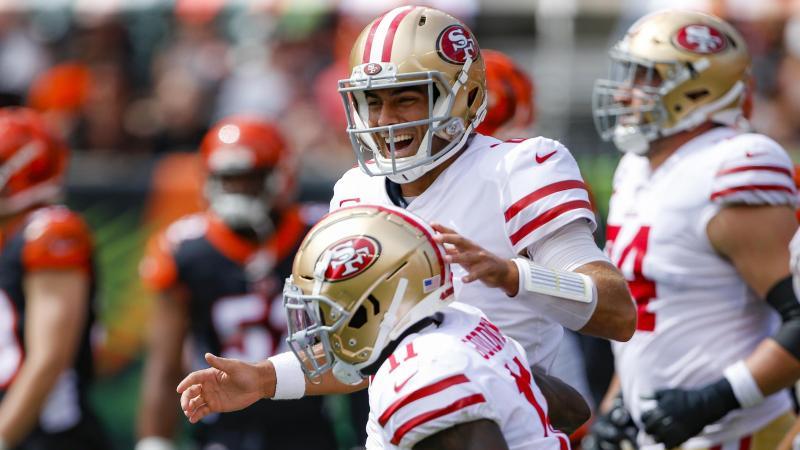 In der NFL weiter auf Siegeszug: Die San Francisco 49ers mit Quarterback Jimmy Garoppolo (M. ,oben) In der NFL weiter auf Siegeszug: Die San Francisco 49ers mit Quarterback Jimmy Garoppolo (M. ,oben)