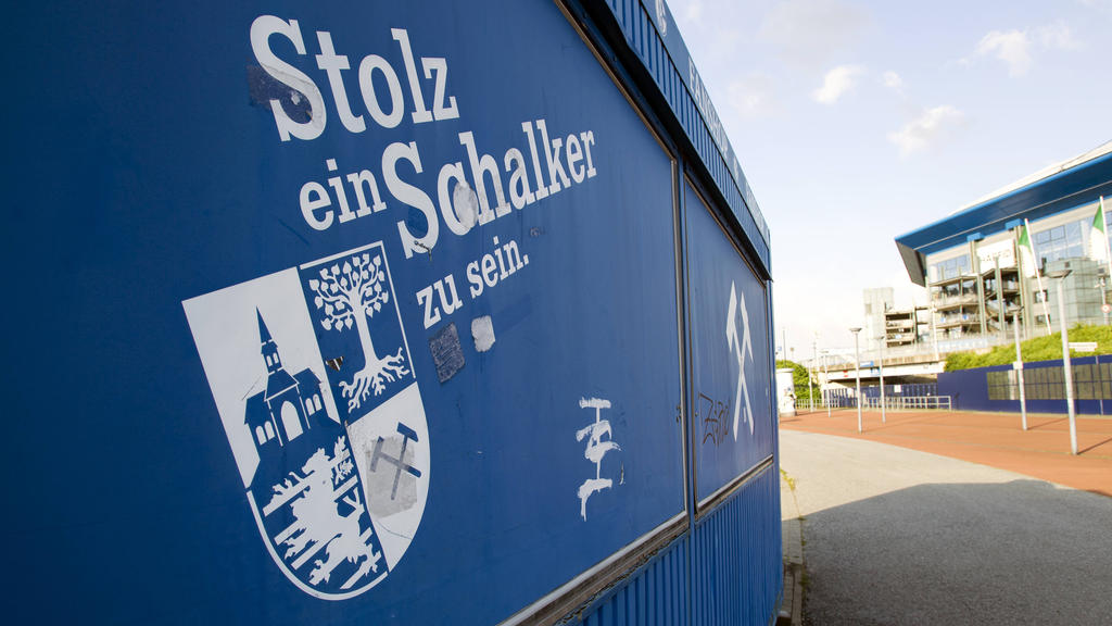 Angestellte des FC Schalke 04 müssen nicht um ihren Job fürchten