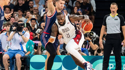 LeBron James steht mit dem Team USA im Finale