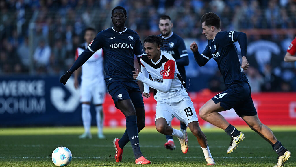 Ibrahima Sissoko (l.) steht bei drei Bundesligisten auf dem Zettel Ibrahima Sissoko (l.) steht bei drei Bundesligisten auf dem Zettel