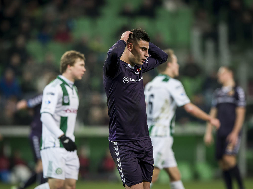 Deniz Türüç baalt na een gemiste kans tijdens FC Groningen - Go Ahead Eagles. (31-01-2015)