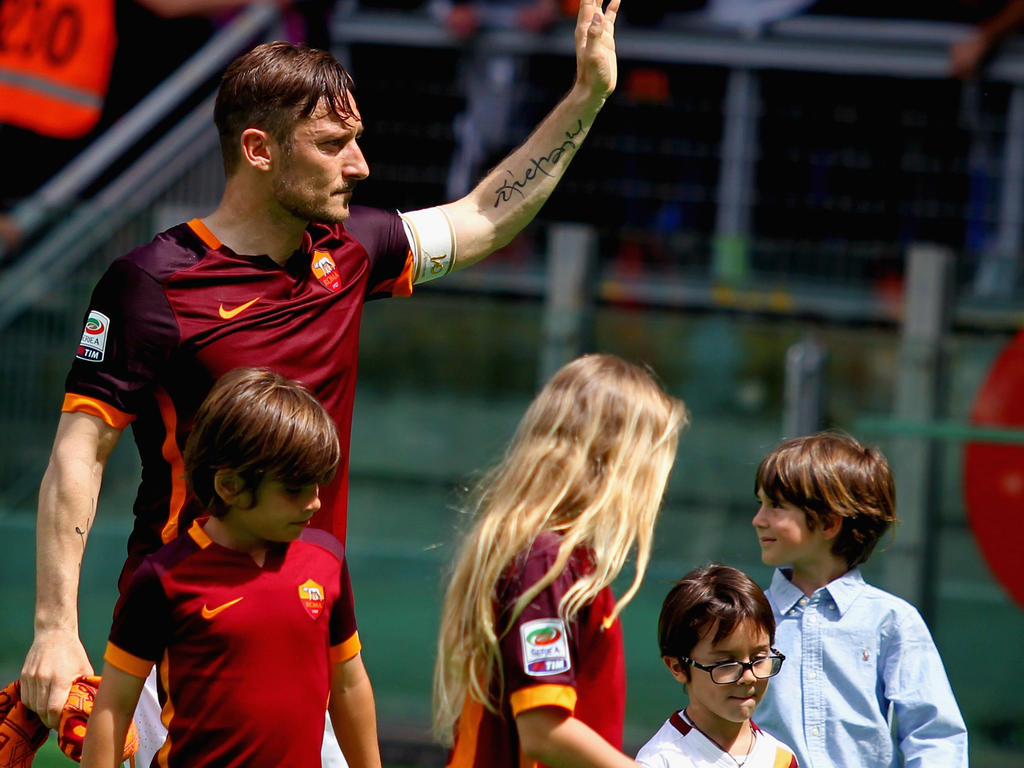 Francesco Totti hat bei seinem AS Rom noch nicht unterschrieben