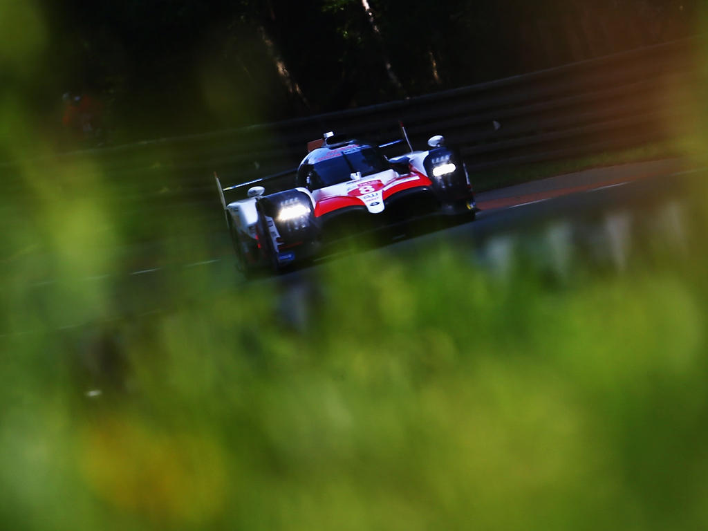 Fernando Alonso startet in Le Mans von der Pole Fernando Alonso startet in Le Mans von der Pole
