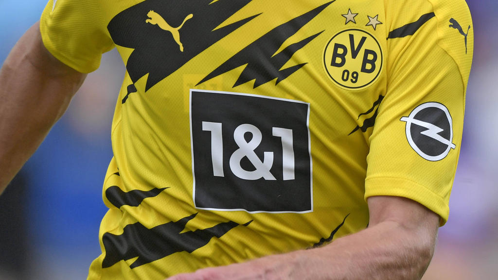 In der Bundesliga ziert das Opel-Logo das Trikot des BVB