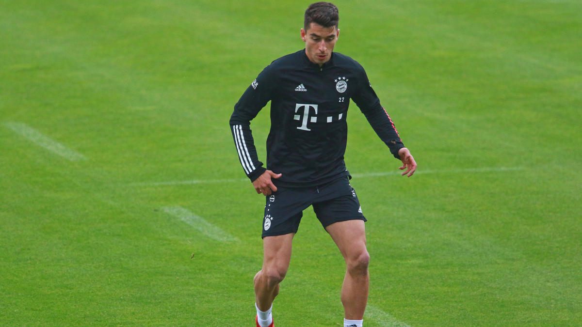 Marc Roca wartet beim FC Bayern weiterhin auf eine echte Bewährungschance Marc Roca wartet beim FC Bayern weiterhin auf eine echte Bewährungschance