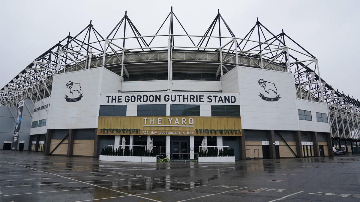 Corona-Ausbruch bei Rooney-Klub Derby County Corona-Ausbruch bei Rooney-Klub Derby County