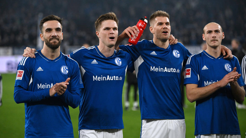 Henning Matriciani (r.) soll beim FC Schalke 04 verlängern