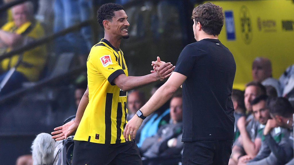 BVB-Stürmer Haller (l.) traf gegen Augsburg doppelt BVB-Stürmer Haller (l.) traf gegen Augsburg doppelt