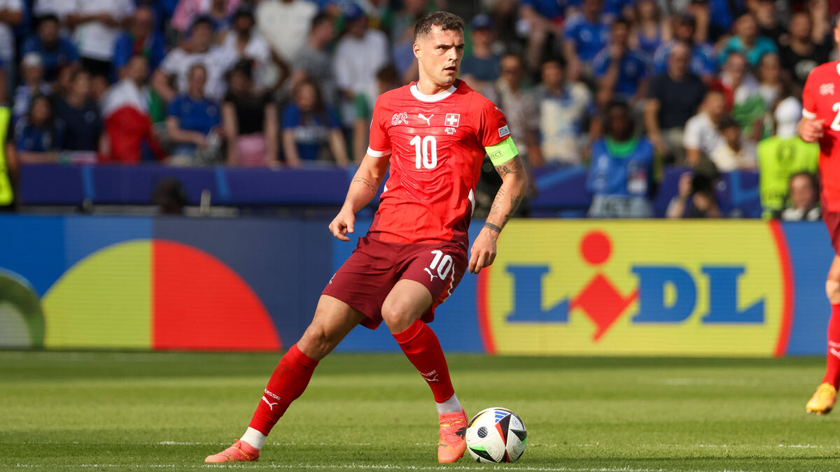 Granit Xhaka đang chơi mạnh ở giải vô địch châu Âu tính đến thời điểm hiện tại