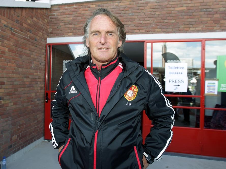 Jan Olde Riekerink is als lid van de Chinese voetbalbond aanwezig op het jeugdtoernooi van de Copa Amsterdam. (02-06-2012)