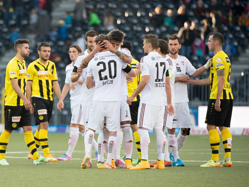 Der FC Vaduz jubelt über den Sieg in Bern