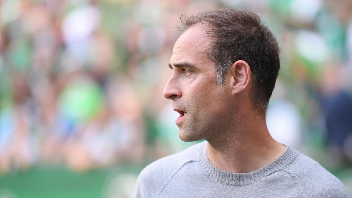 Leipzigs Geschäftsführer Oliver Mintzlaff hält einen baldigen Rangnick-Abgang für unwahrscheinlich