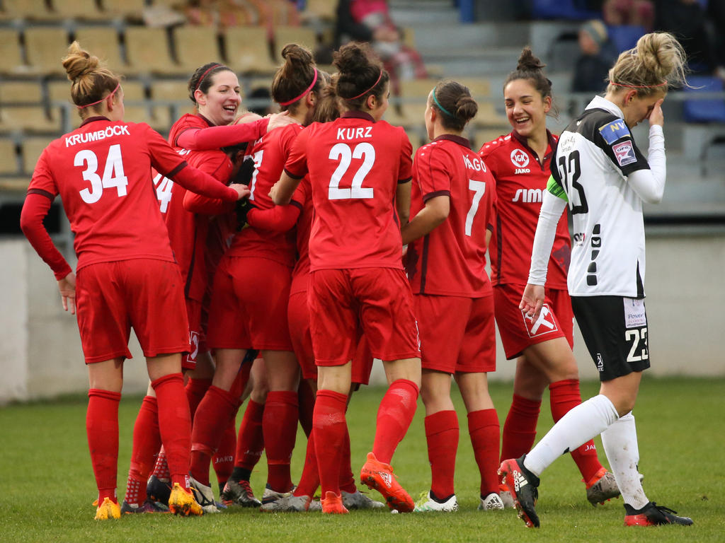 Die Frauen-Mannschaft des SKN St. Pölten holte zum dritten Mal in Folge den Meistertitel
