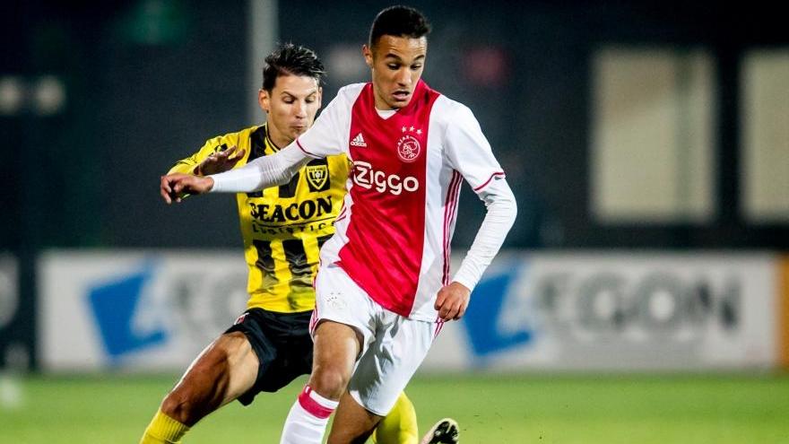 Noussair Mazraoui wird unter anderem beim BVB gehandelt