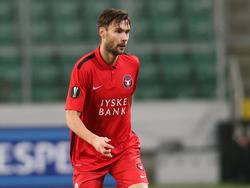 Tim Sparv is gefocust tijdens het Europa League-duel Legia Warschau - FC Midtjylland. (26-11-2015)