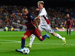 Neymar (l.) droht eine juristische Schlammschlacht