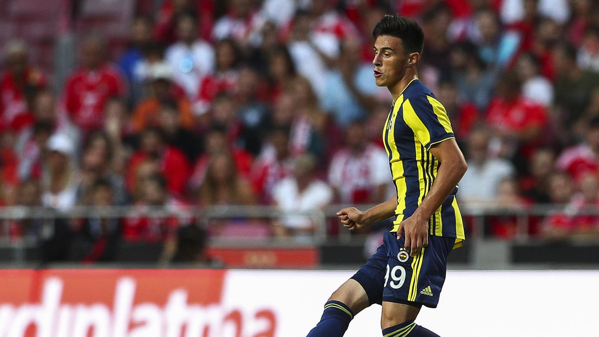 Eljif Elmas wird mit dem BVB in Verbindung gebracht Eljif Elmas wird mit dem BVB in Verbindung gebracht