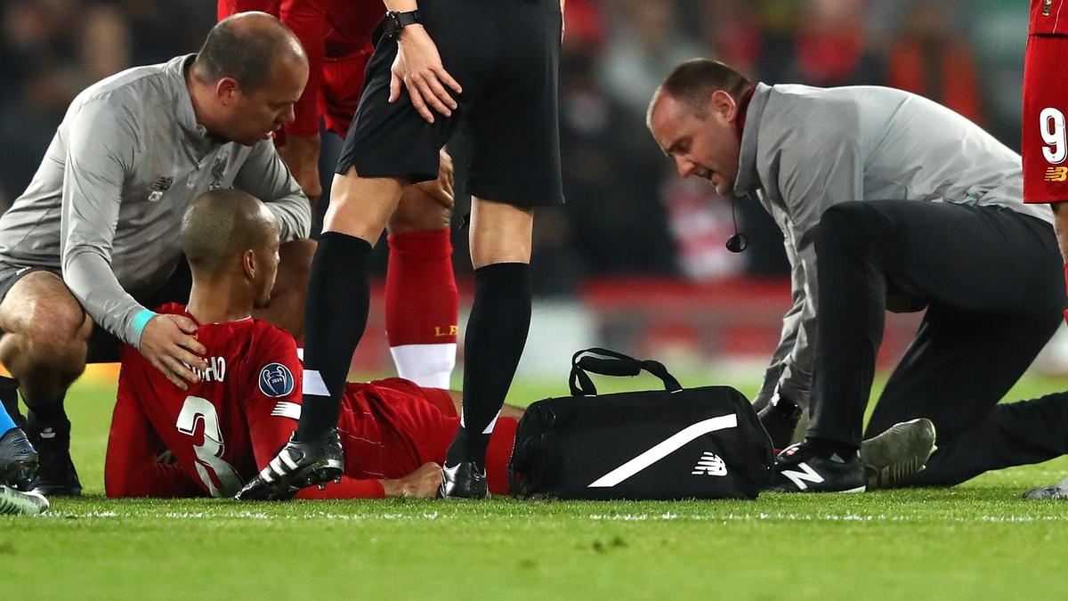 Fabinho verletzte sich in der Champions League gegen den SSC Neapel Fabinho verletzte sich in der Champions League gegen den SSC Neapel