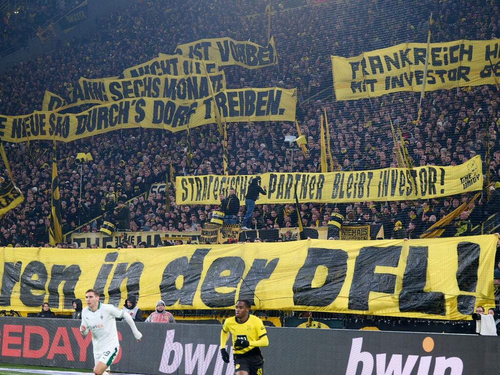 BVB-Fans demonstrieren gegen Investoren in der DFL BVB-Fans demonstrieren gegen Investoren in der DFL