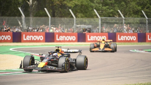 Max Verstappen setzte sich beim Formel-1-Rennen in Imola knapp gegen Lando Norris durch