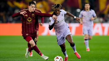 Nicht nur der FC Bayern soll an Nico Williams (r.) interessiert sein