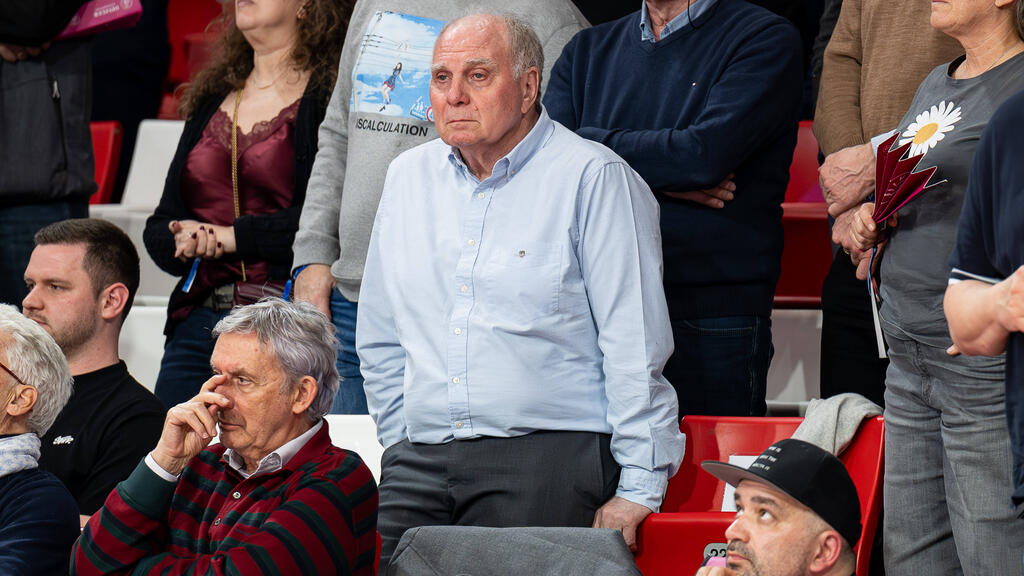 Uli Hoeneß mischt immer noch mit beim FC Bayern Uli Hoeneß mischt immer noch mit beim FC Bayern