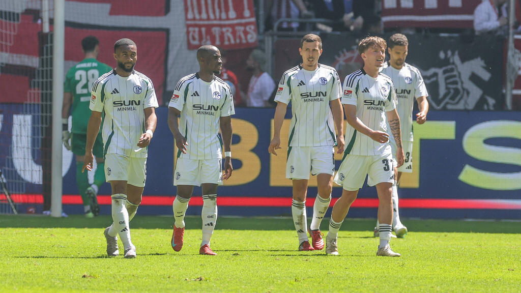 Schalke 04 hat schon wieder verloren - und ist trotzdem praktisch gerettet Schalke 04 hat schon wieder verloren - und ist trotzdem praktisch gerettet