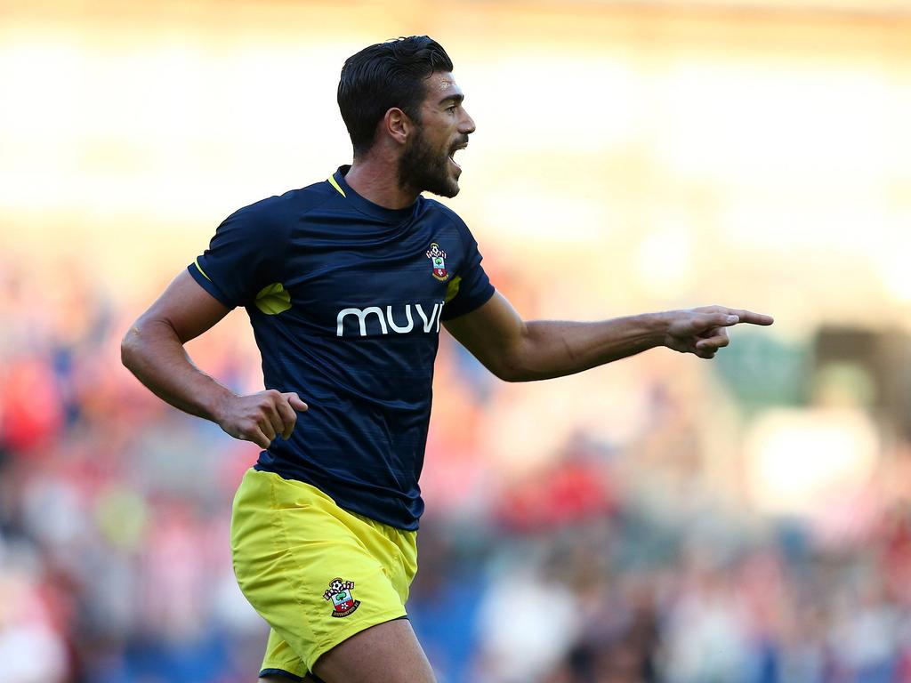 Graziano Pellè kan juichen tijdens een oefenwedstrijd tussen Brighton & Hove Albion en Southampton. (31-7-2014)