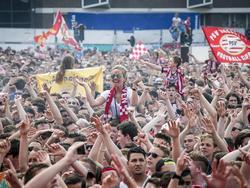 Groot feest in Eindhoven: landskampioen PSV wordt gehuldigd. (09-05-2016)