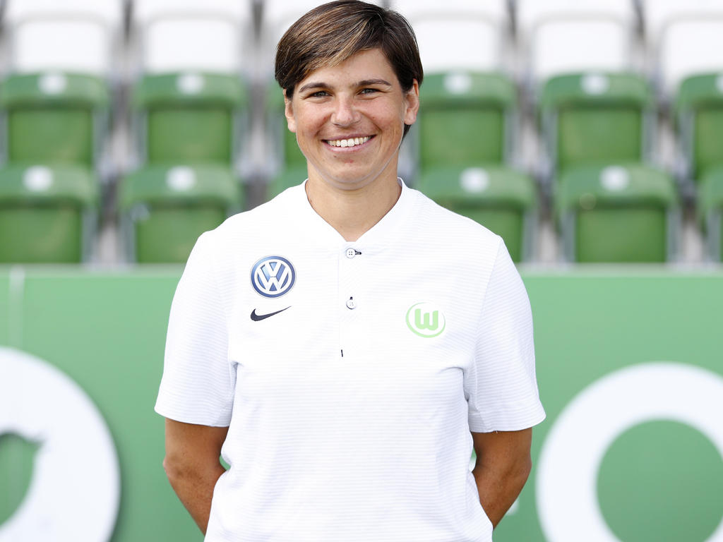 Ariane Hingst verlängert in Wolfsburg bis 2019