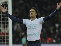 Edinson Cavani zeigte ein Shirt mit dem Logo von Chapecoense