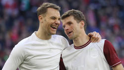 Manuel Neuer und Thomas Müller (r.) sollen beim FC Bayern verlängern