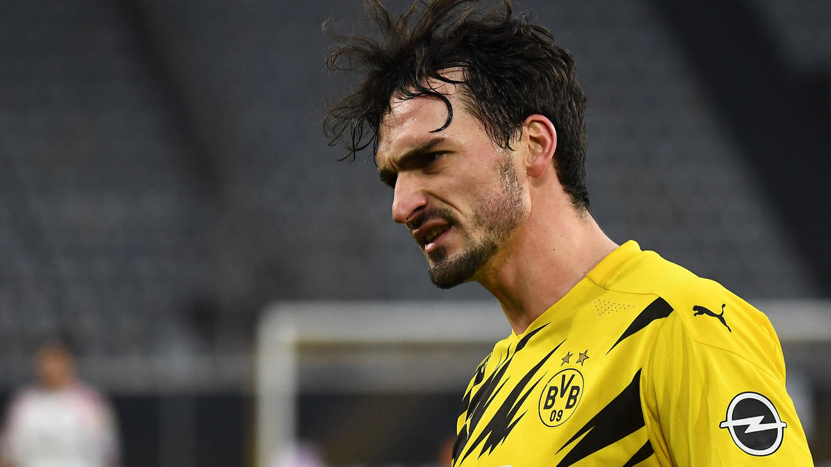 Mats Hummels hat den FC Bayern mit dem BVB mal wieder aus dem Blick verloren Mats Hummels hat den FC Bayern mit dem BVB mal wieder aus dem Blick verloren