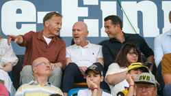 Ricken (re. oben) zusammen mit Sammer (M.) und Watzke (li.)