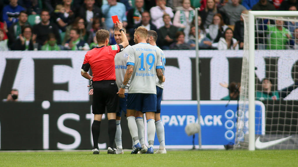 Matija Nastasic vom FC Schalke 04 muss nur ein Spiel aussetzen