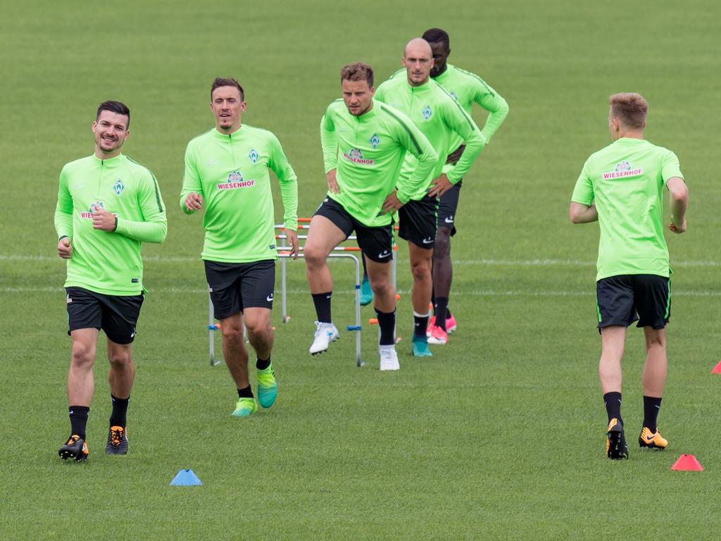 Jérôme Gondorf (l.) nahm bei Werder Bremen den Trainingsbetrieb auf Jérôme Gondorf (l.) nahm bei Werder Bremen den Trainingsbetrieb auf