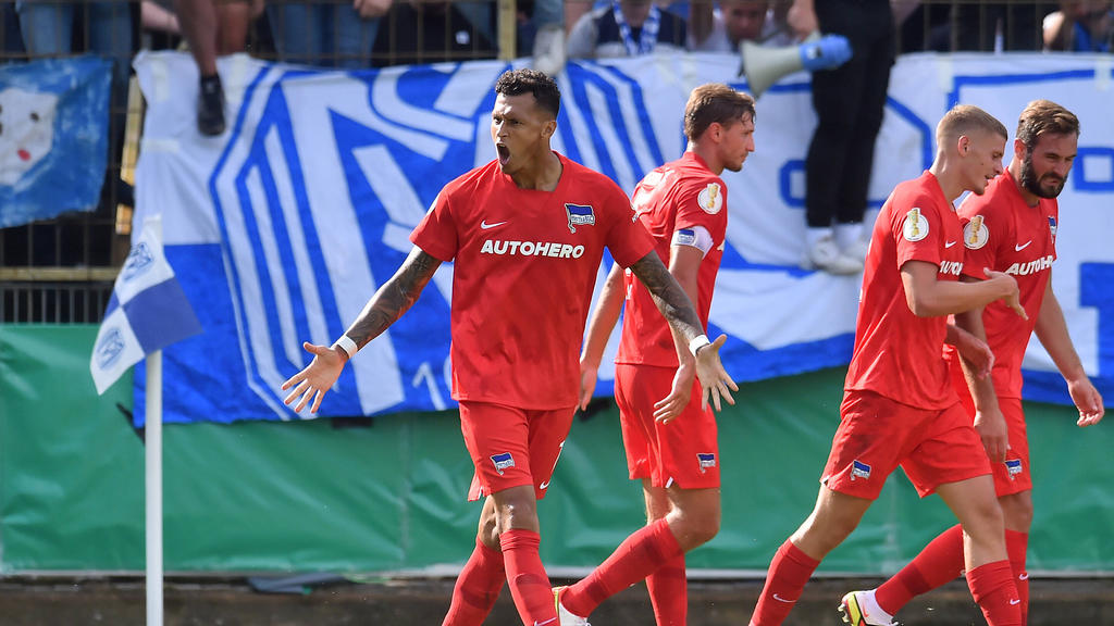 Davie Selke (l.) erzielte spät das entscheidende Tor für Hertha BSC