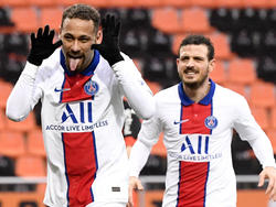 Neymar celebra a su manera un tanto ante el Lorient.