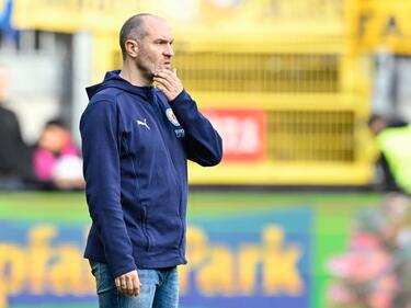 Hat kaum noch gesunde Spieler: Braunschweigs Trainer Daniel Scherning